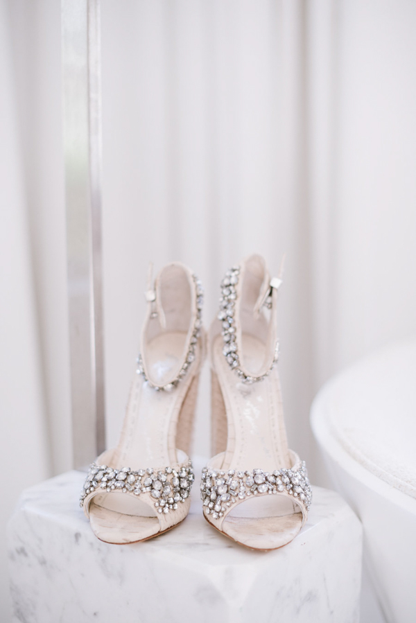 whimsical-black-white-palm-springs-wedding-avalon-hotel-22