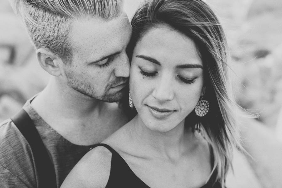 Breezy-Joshua-Tree-Engagement-Photos-at-Sunset-Anne-Claire-Brun-23
