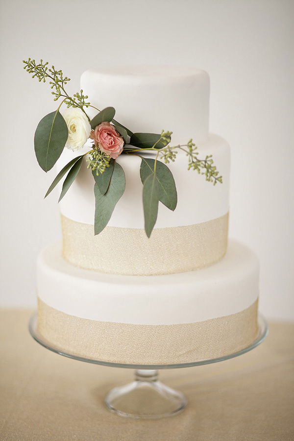 fun destination wedding at Casa China Blanca in Puerto Vallerta, Mexico - photo by Elizabeth Lloyd and Dave Getzschman | via junebugweddings.com fun destination wedding at Casa China Blanca in Puerto Vallerta, Mexico - photo by Elizabeth Lloyd and Dave Getzschman | via junebugweddings.com