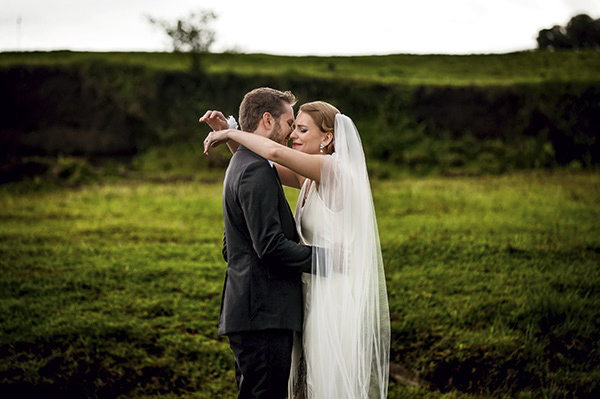 intimate destination wedding in Costa Rica, photos by Davina and Daniel | via junebugweddings.com intimate destination wedding in Costa Rica, photos by Davina and Daniel | via junebugweddings.com