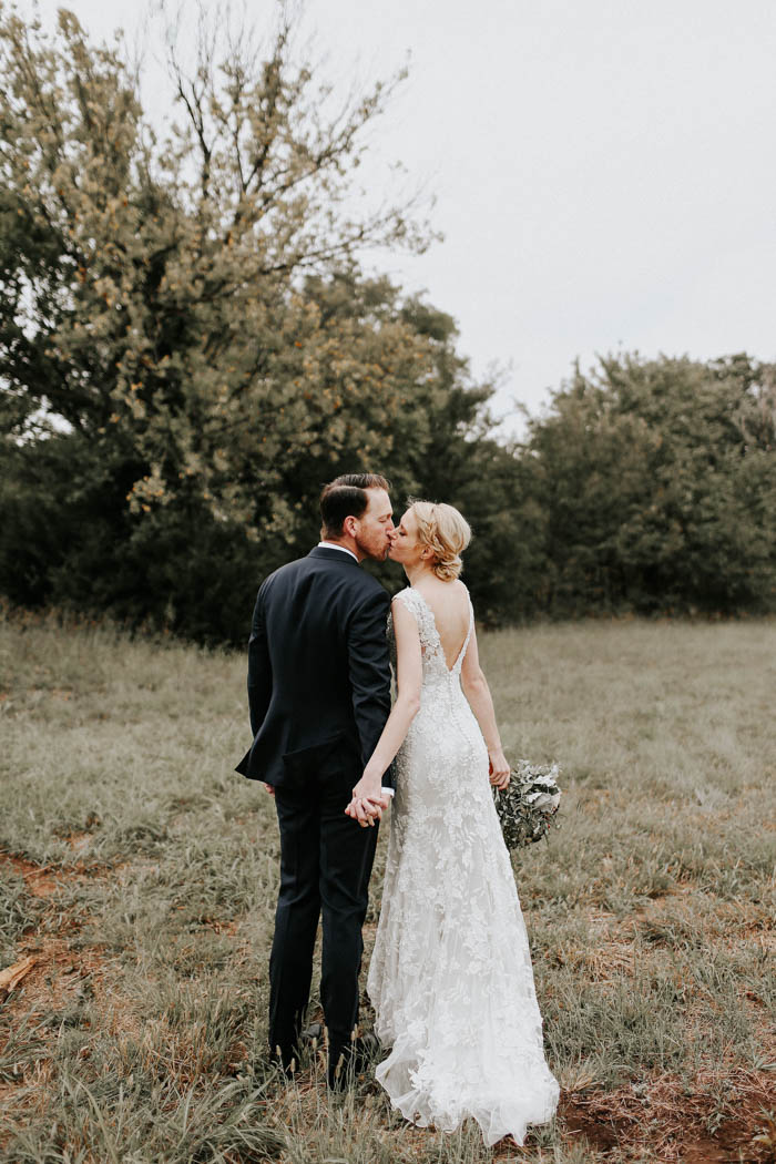 dreamy-oklahoma-barn-wedding-at-rosemary-ridge-melissa-marshall-photography-50