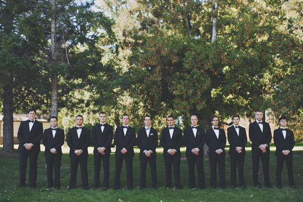 modern elegant gold and black wedding at Legend at Bergamont, photo by DWJohnson Studio | via junebugweddings.com modern elegant gold and black wedding at Legend at Bergamont, photo by DWJohnson Studio | via junebugweddings.com