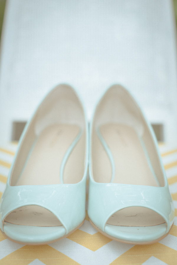 mint bridal shoes, photo by Still55 Photography | via junebugweddings.com mint bridal shoes, photo by Still55 Photography | via junebugweddings.com