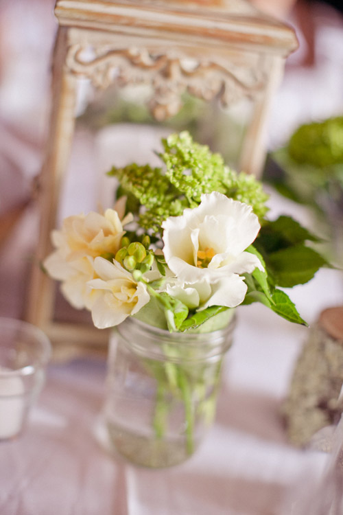 Rustic outdoor New Hampshire barn wedding - photo by Emily Delamater Photography | via junebugweddings.com Rustic outdoor New Hampshire barn wedding - photo by Emily Delamater Photography | via junebugweddings.com