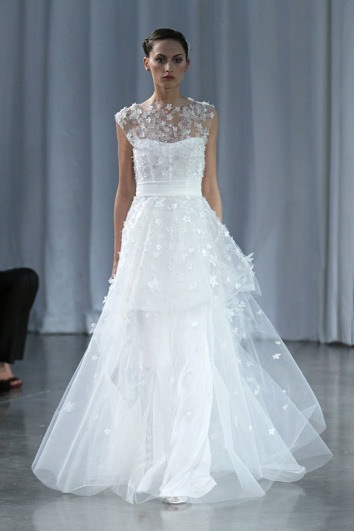 Monique Lhuillier wedding dress from her Fall 2013 bridal collection runway show | via junebugweddings.com Monique Lhuillier wedding dress from her Fall 2013 bridal collection runway show | via junebugweddings.com
