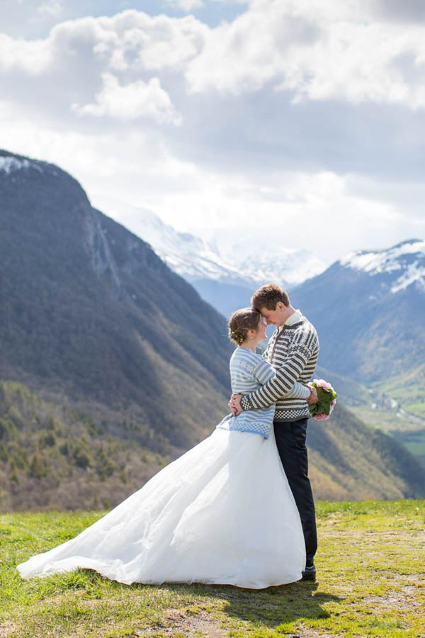 Cozy-Norwegian-Wedding-at-Roisheim-Hotell-Mona-Moe-Machava-Photography-78