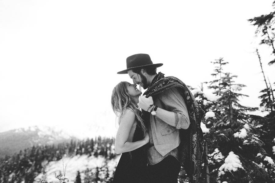 Snowy-Couple-Session-at-Mt-Baker-Alexandra-Celia-27