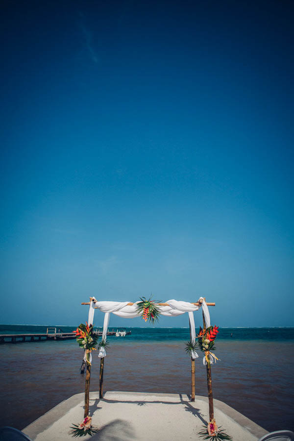 Tropical-Belize-Wedding-at-Seaside-Cabanas-Hotel-Nicole-Ashley-Photography-119
