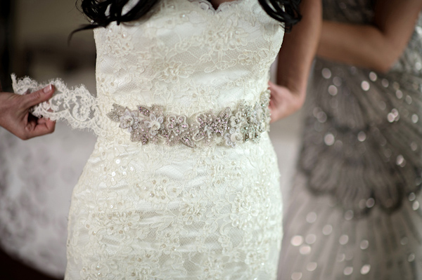 glamorous bridal party style, photo by Kristen Weaver Photography | via junebugweddings.com glamorous bridal party style, photo by Kristen Weaver Photography | via junebugweddings.com