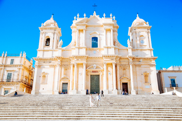 elopement inspiration photo shoot in Sicily, Italy with photography by Stefano Santucci | via junebugweddings.com elopement inspiration photo shoot in Sicily, Italy with photography by Stefano Santucci | via junebugweddings.com