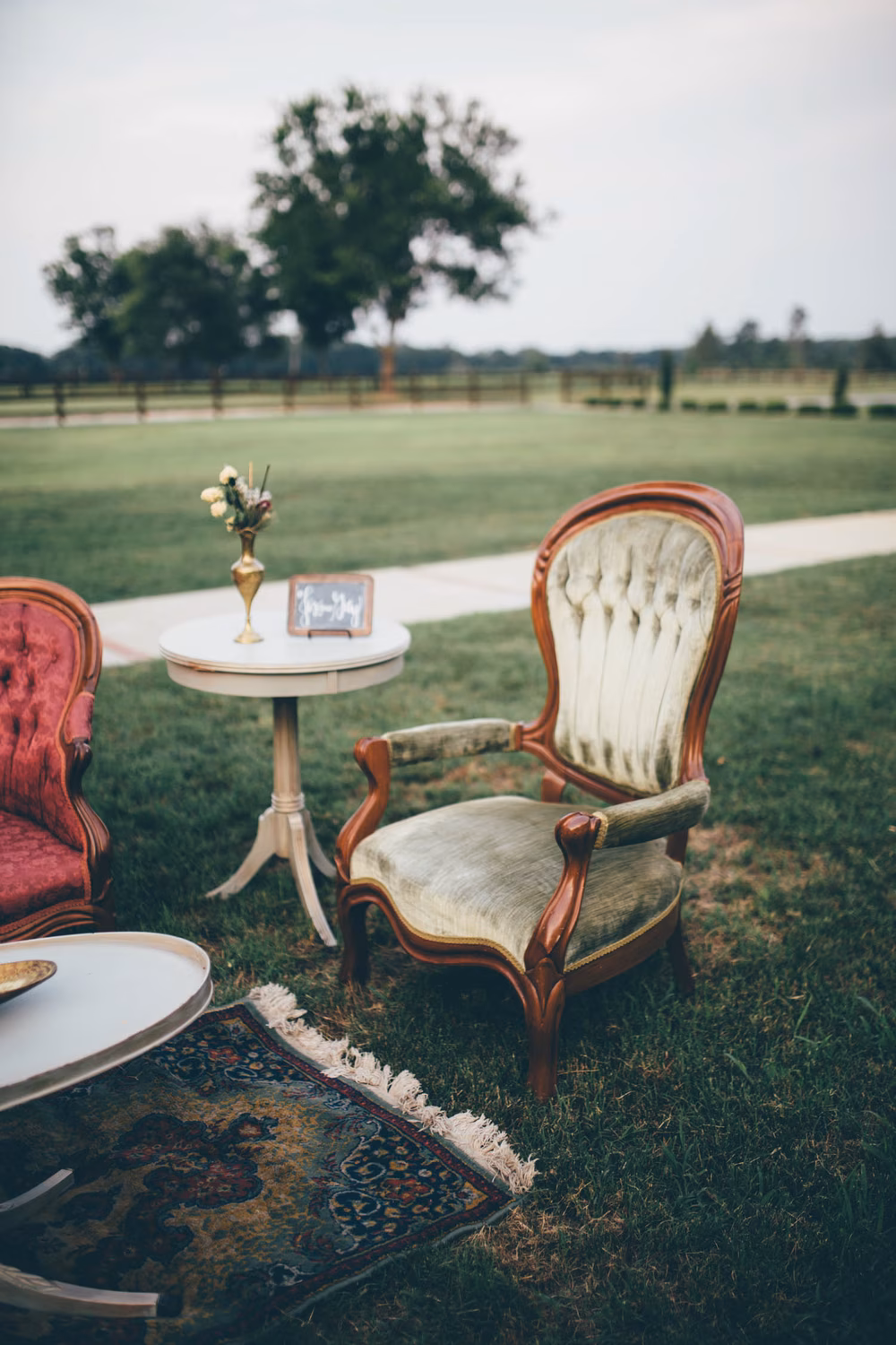 this-wedding-at-the-venue-at-tryphenas-garden-makes-antique-details-feel-totally-new-12