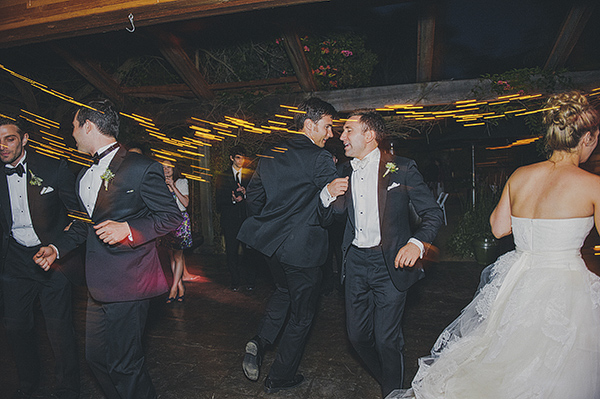 organic outdoor summer wedding at Holly Farm - photo by Lisa Lefringhouse Photography | via junebugweddings.com organic outdoor summer wedding at Holly Farm - photo by Lisa Lefringhouse Photography | via junebugweddings.com