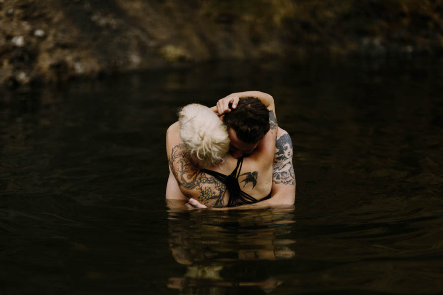 South-Coast-of-Iceland-Engagement-Photos-Levi-Tijerina-3