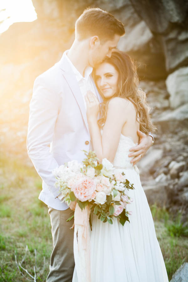 Romantic-Columbia-Gorge-Wedding-Inspiration-Angela-Shae (20 of 24)