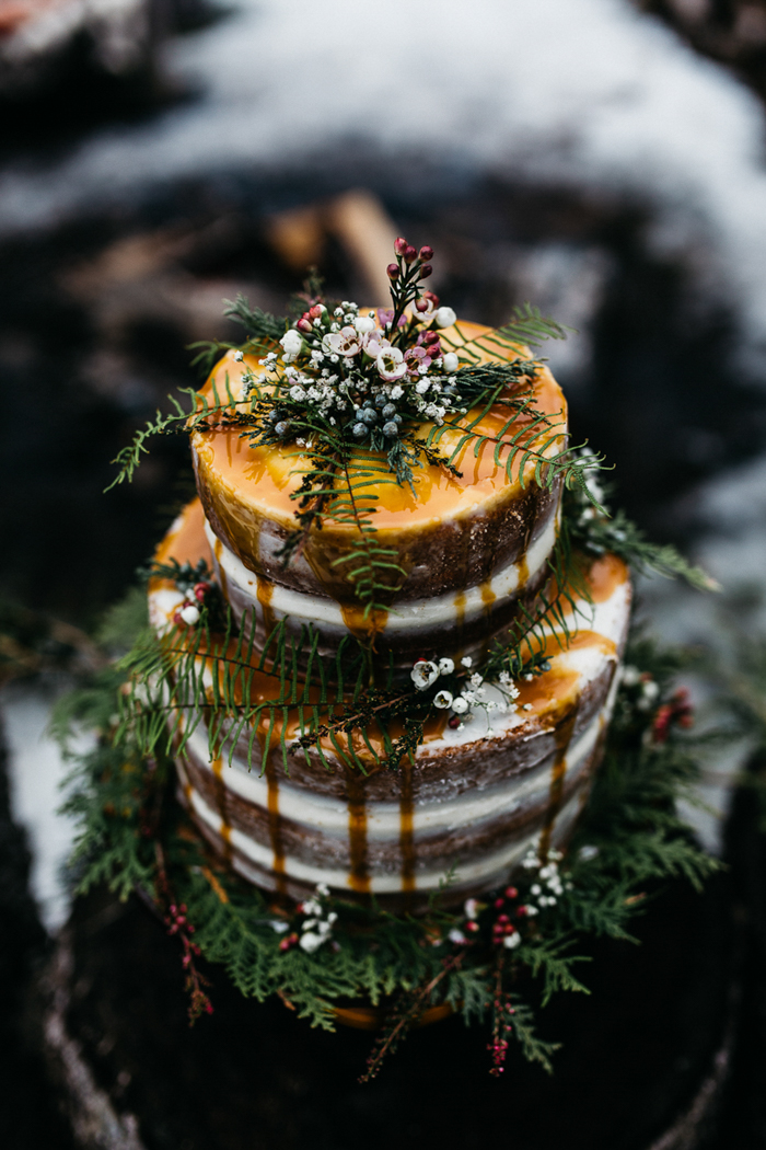 cozy-alternative-fall-wedding-inspiration-in-snowy-vermont-46