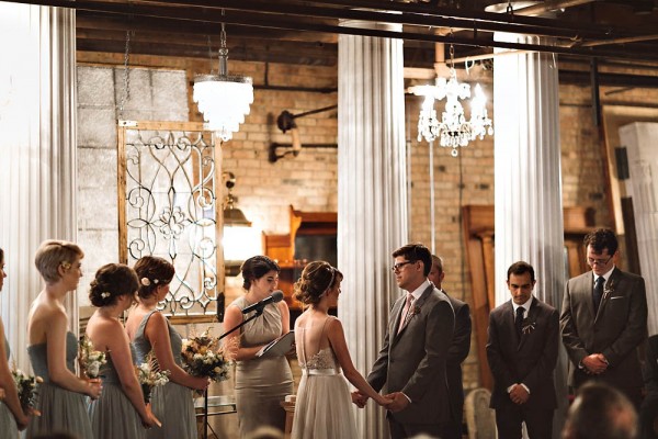 Vintage-Industrial-Chicago-Wedding-at-Salvage-One-30-of-33-600x400