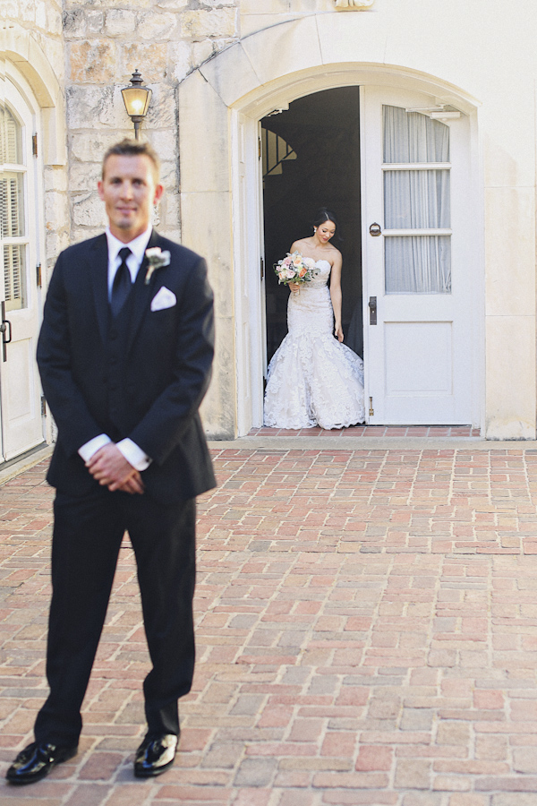 traditional and timeless bridal style, photo by Christina Carroll Photography | via junebugweddings.com traditional and timeless bridal style, photo by Christina Carroll Photography | via junebugweddings.com