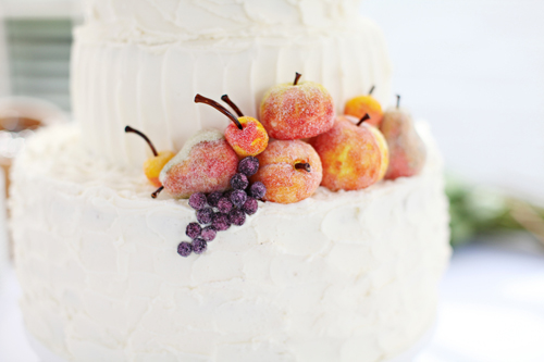 Grey and cream seaside wedding in Newport News, VA, photos by Whitebox Weddings via junebugweddings.com Grey and cream seaside wedding in Newport News, VA, photos by Whitebox Weddings via junebugweddings.com