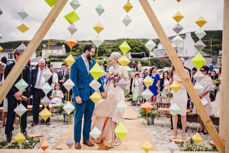geometric ceremony decor