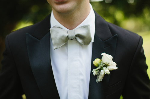 Pretty, classic, pink wedding in Maui from Sweet Pea Events with photos by Sarah & Rocky Photography | via junebugweddings.com Pretty, classic, pink wedding in Maui from Sweet Pea Events with photos by Sarah & Rocky Photography | via junebugweddings.com