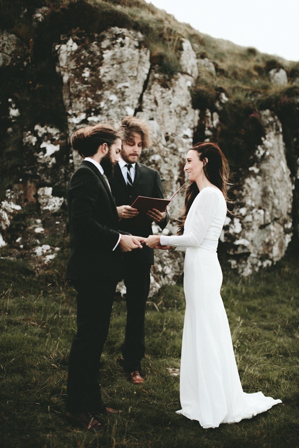 stunning-intimate-isle-of-skye-destination-wedding-24-600x900
