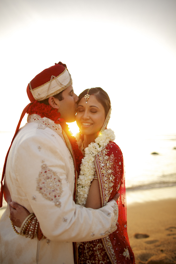 indian american wedding in Hawaii, photos by Anna Kim Photography | via junebugweddings.com indian american wedding in Hawaii, photos by Anna Kim Photography | via junebugweddings.com