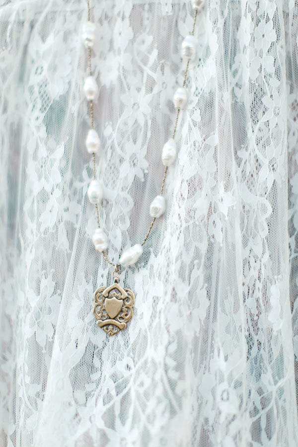 edgy-romantic-santa-fe-bridal-inspiration-3