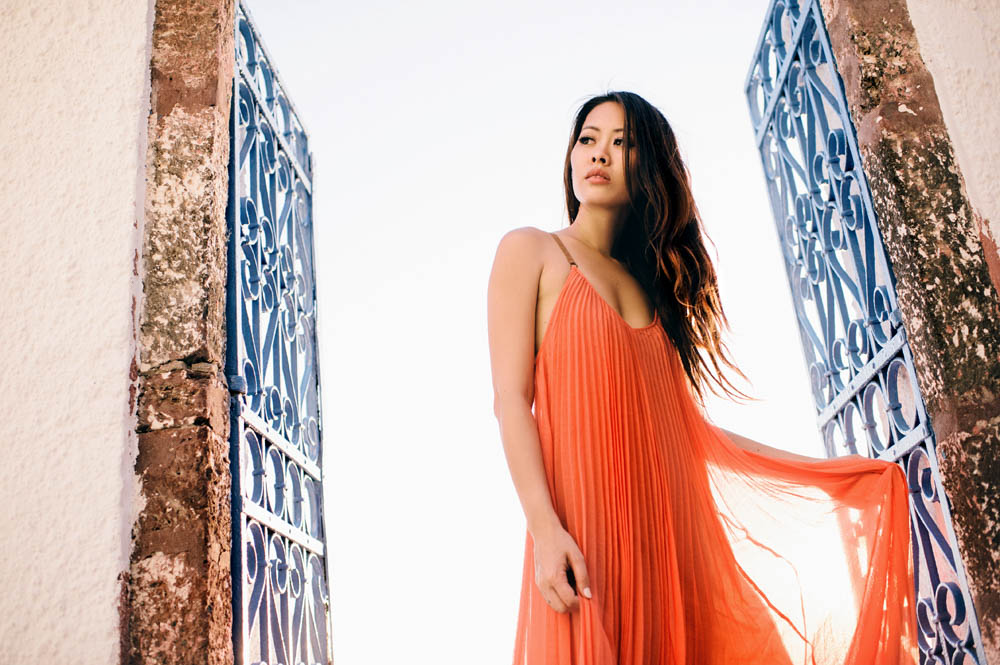 Breathtaking-Santorini-Engagement-Les-Anagnou-Photographers (9 of 18)