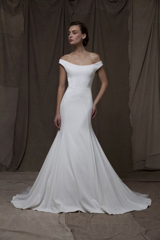 Lela Rose minimalistic off-the-shoulder wedding dress Lela Rose minimalistic off-the-shoulder wedding dress
