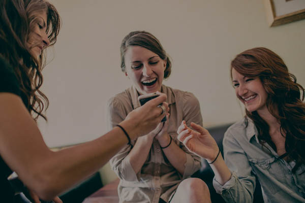 bride and bridesmaids getting ready , photo by Storytellers & Co. | via junebugweddings.com bride and bridesmaids getting ready, photo by Storytellers & Co. | via junebugweddings.com