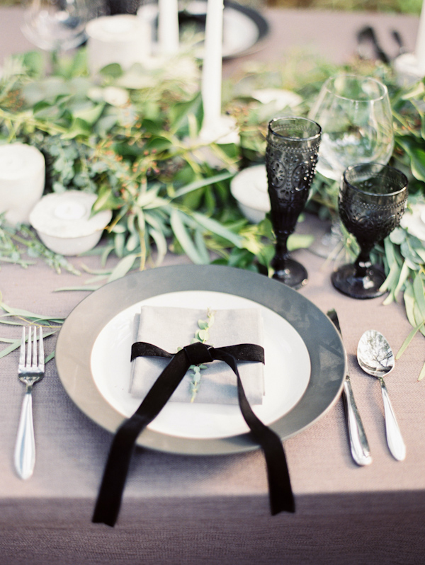 organic black & white wedding inspiration photo shoot, photo by Taylor Lord Photography | via junebugweddings.com organic black & white wedding inspiration photo shoot, photo by Taylor Lord Photography | via junebugweddings.com