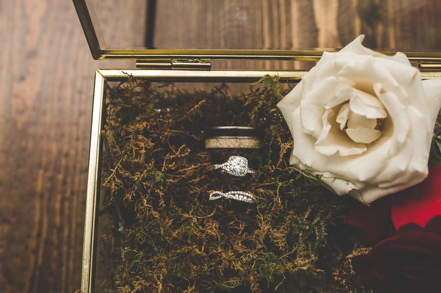 this-wedding-inspiration-proves-that-gold-blush-and-red-is-the-most-romantic-color-palette-21