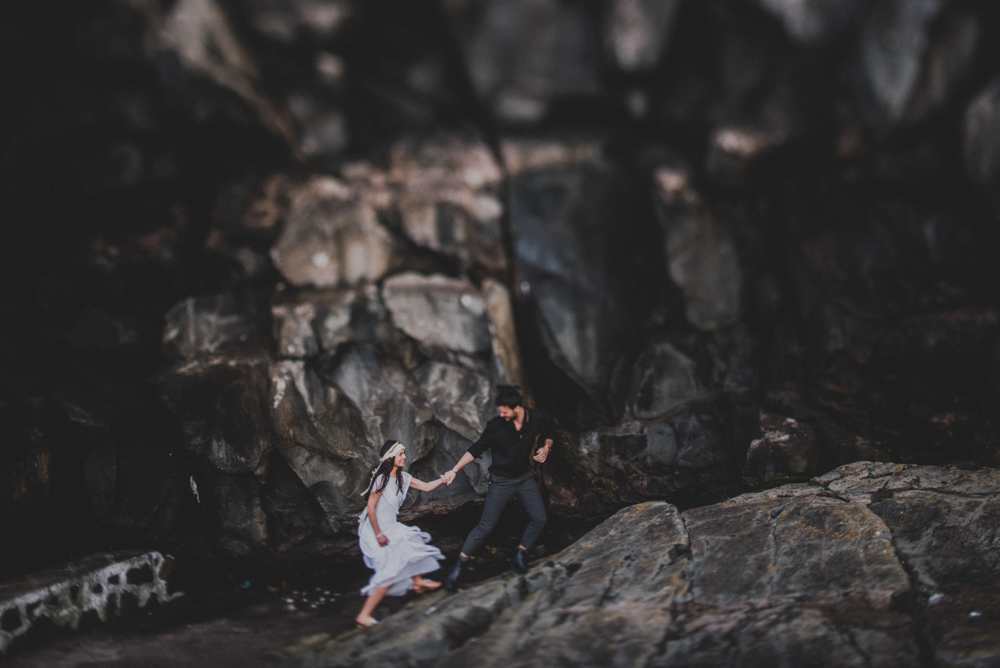 sensual-island-couple-portraits-in-portugal-29