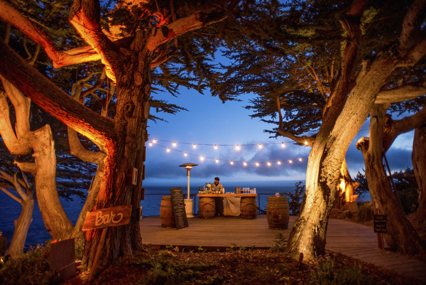 wedding at Private Estate in Big Sur, California, photos by Mott Visuals Wedding | via junebugweddings.com wedding at Private Estate in Big Sur, California, photos by Mott Visuals Wedding | via junebugweddings.com