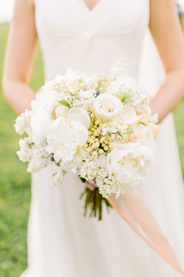 darling countryside wedding inspiration photo shoot, photo by L Hewitt Photography | via junebugweddings.com darling countryside wedding inspiration photo shoot, photo by L Hewitt Photography | via junebugweddings.com