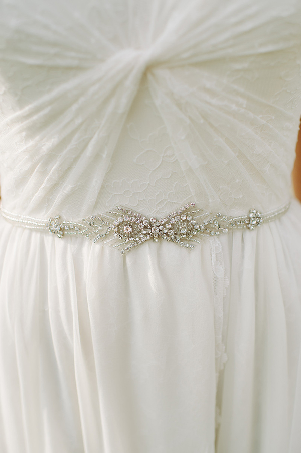 darling countryside wedding inspiration photo shoot, photo by L Hewitt Photography | via junebugweddings.com darling countryside wedding inspiration photo shoot, photo by L Hewitt Photography | via junebugweddings.com