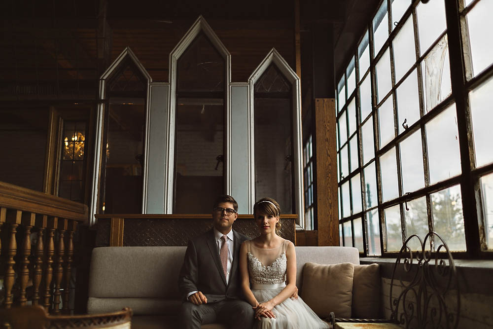 Vintage-Industrial-Chicago-Wedding-at-Salvage-One (13 of 33)