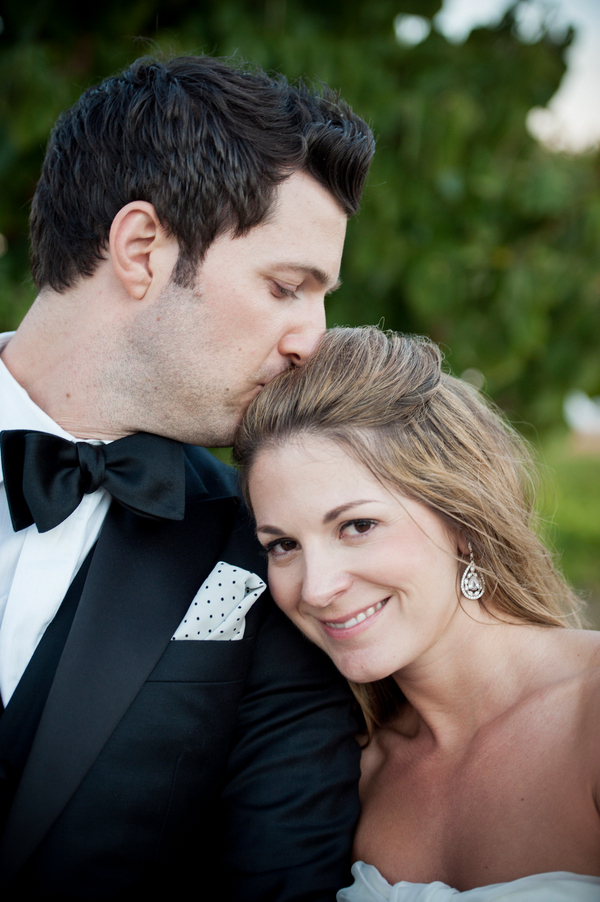 Vineyard wedding in Napa Valley of Sonoma, California with photos by Viera Photographics | via junebugweddings.com Vineyard wedding in Napa Valley of Sonoma, California with photos by Viera Photographics | via junebugweddings.com