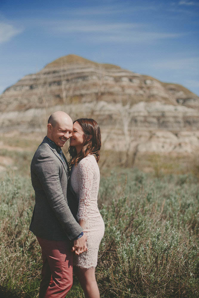 Striking-Red-Deer-River-Engagement-Session (18 of 24)