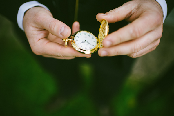 homemade wedding on the coast of Ireland, photo by Savo Photography | via junebugweddings.com homemade wedding on the coast of Ireland, photo by Savo Photography | via junebugweddings.com