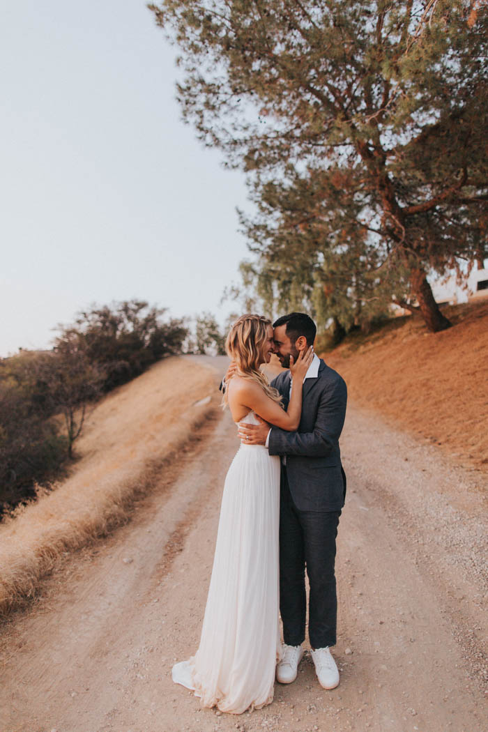 southern-california-desert-wedding-overlooking-the-malibu-hills-kindred-weddings-44
