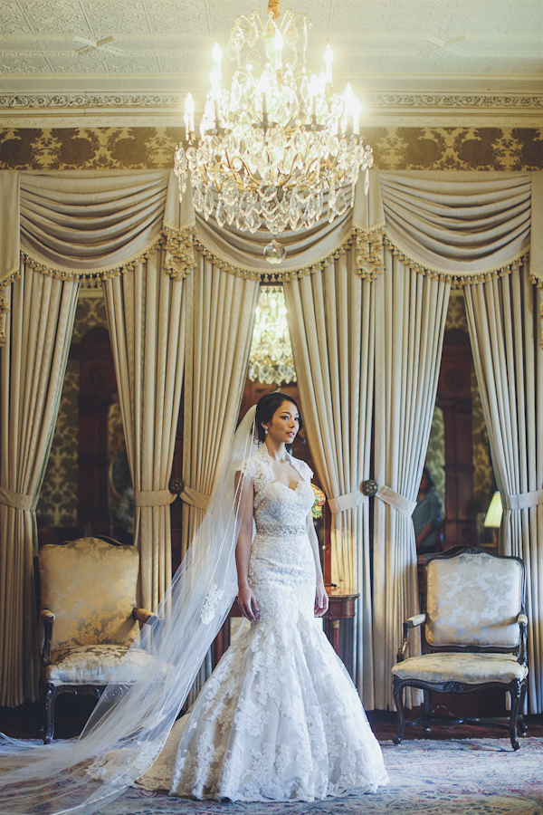 traditional and timeless bridal style, photo by Christina Carroll Photography | via junebugweddings.com traditional and timeless bridal style, photo by Christina Carroll Photography | via junebugweddings.com