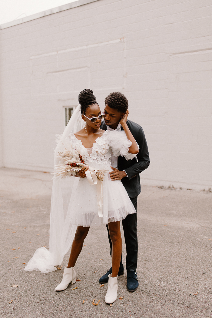 Striking And Simple Elopement Shoot | Junebug Weddings Striking And Simple Elopement Shoot | Junebug Weddings