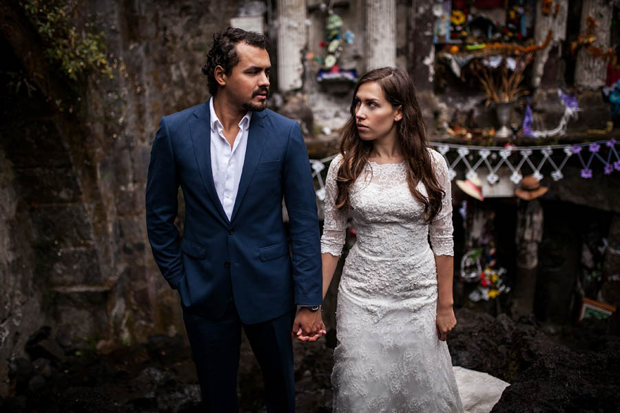 Romantic-Post-Wedding-Shoot-San-Juan-Parangaricutiro-Jorge-Kick (21 of 25)