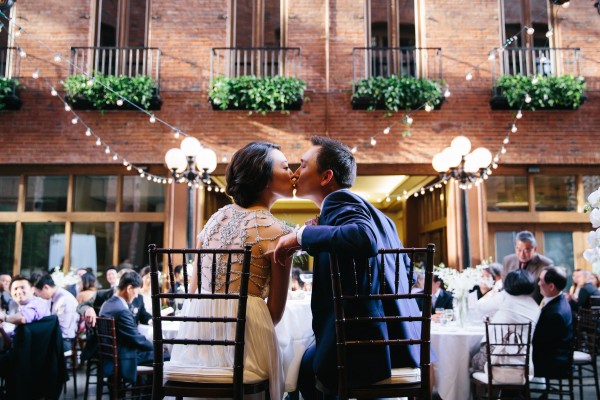 Classy-Seattle-Wedding-at-Court-in-the-Square-23-of-29-600x400