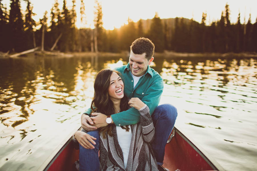 Mountain-Backdrop-Engagement-Photos-at-Sparks-Lake-Natalie-Puls-Photography-4