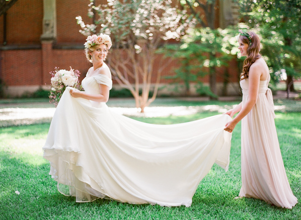 floral crown bridal style with photos from Taylor Lord Photography | via junebugweddings.com floral crown bridal style with photos from Taylor Lord Photography | via junebugweddings.com