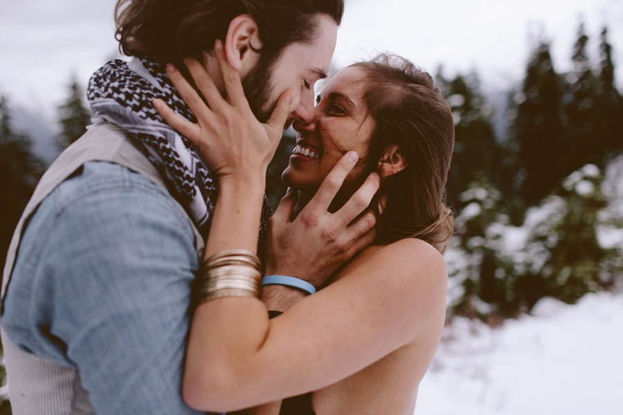 Snowy-Couple-Session-at-Mt-Baker-Alexandra-Celia-20