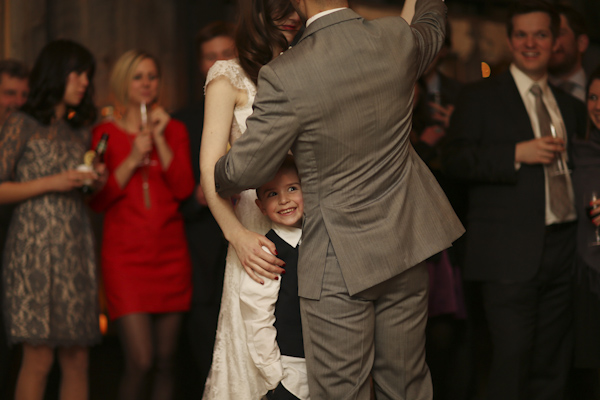 warm and cozy winter wedding, photo by Alison Conklin Photography | via junebugweddings.com warm and cozy winter wedding, photo by Alison Conklin Photography | via junebugweddings.com