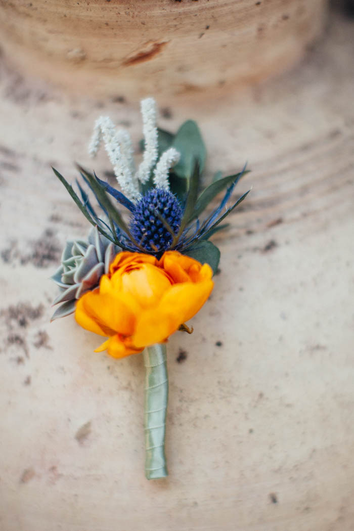 creative-sedona-wedding-in-the-tlaquepaque-arts-and-crafts-village-jane-in-the-woods-30